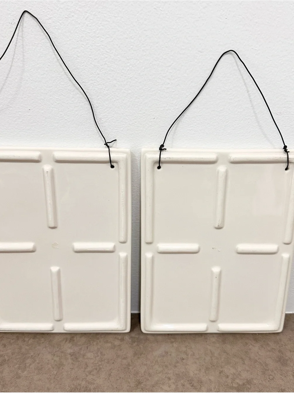 Ceramic Bathroom Wall Plaque Set - White Black “Soak” “Splash” Sign Home Decor